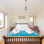 Vila 5 Bed - Sleeps 10 - Hot Tub - Country Views Waterford