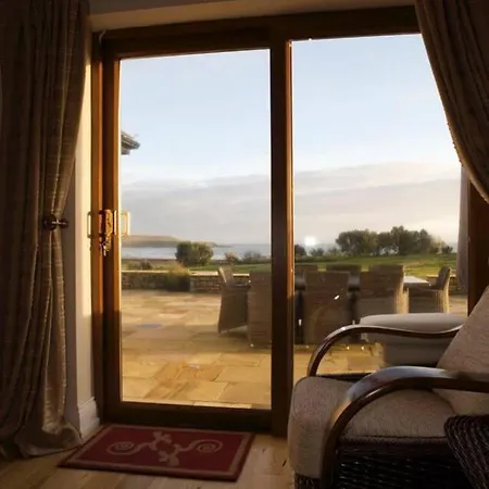 5 Bed - Sleeps 10 - Hot Tub - Country Views فيلة *