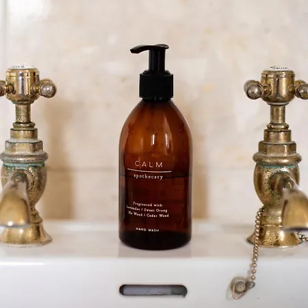 فيلة 5 Bed - Sleeps 10 - Hot Tub - Country Views واتيرفورد