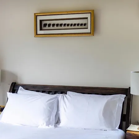 Beautiful 5-bed In Villa *