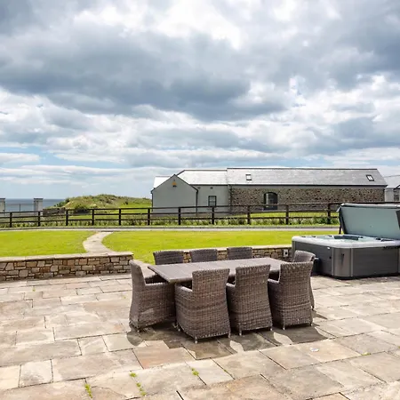 Beautiful 5-bed In Villa Waterford