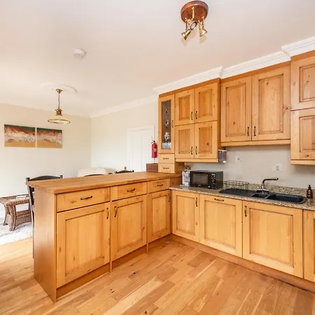 فيلة 5 Bed - Sleeps 10 - Hot Tub - Country Views واتيرفورد