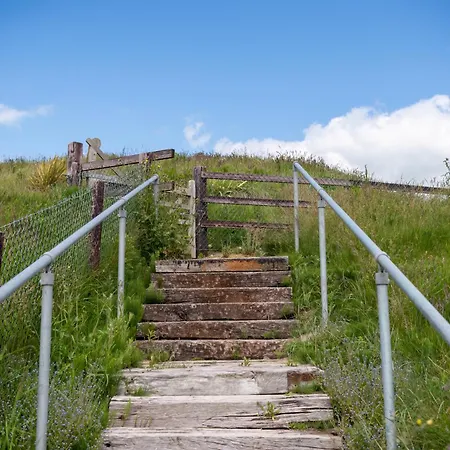 5 Bed - Sleeps 10 - Hot Tub - Country Views فيلة