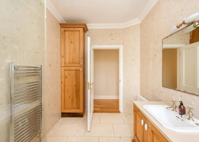 빌라 5 Bed - Sleeps 10 - Hot Tub - Country Views *