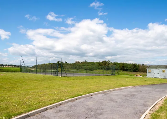 5 Bed - Sleeps 10 - Hot Tub - Country Views