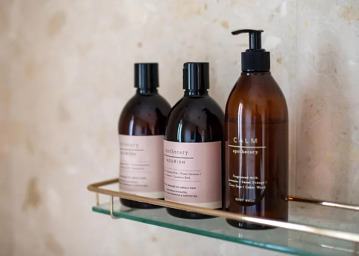 빌라 5 Bed - Sleeps 10 - Hot Tub - Country Views 워터퍼드