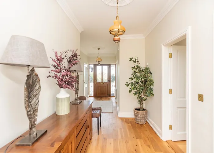 빌라 5 Bed - Sleeps 10 - Hot Tub - Country Views 워터퍼드