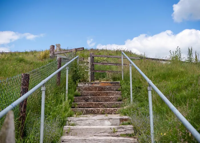 5 Bed - Sleeps 10 - Hot Tub - Country Views 빌라